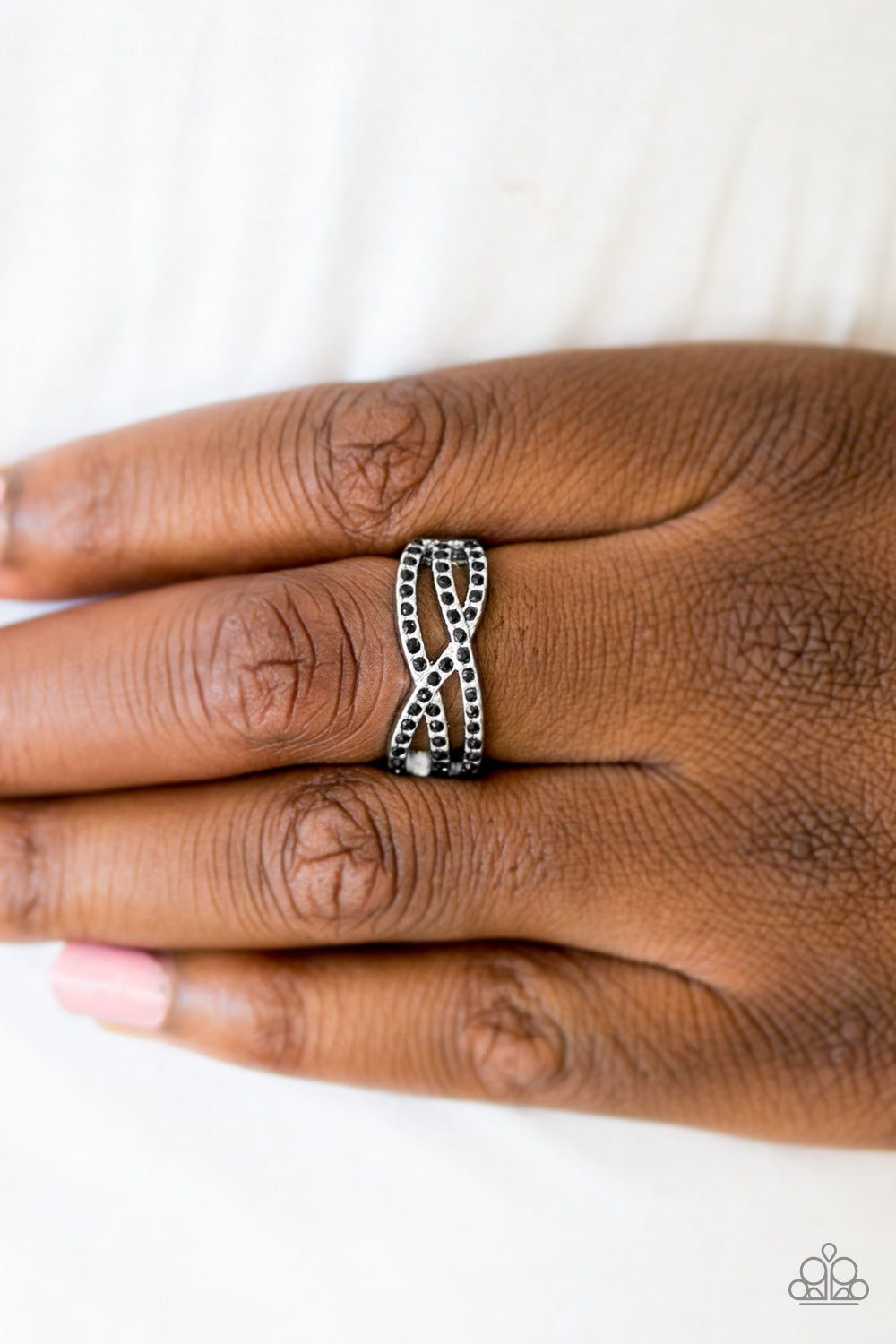 Paparazzi ♥ CACHE Advance - Black ♥ Ring