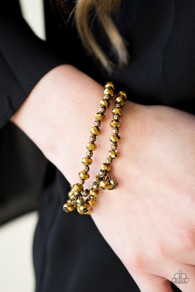 Paparazzi ♥ Sink or Shimmer - Brass ♥ Bracelet