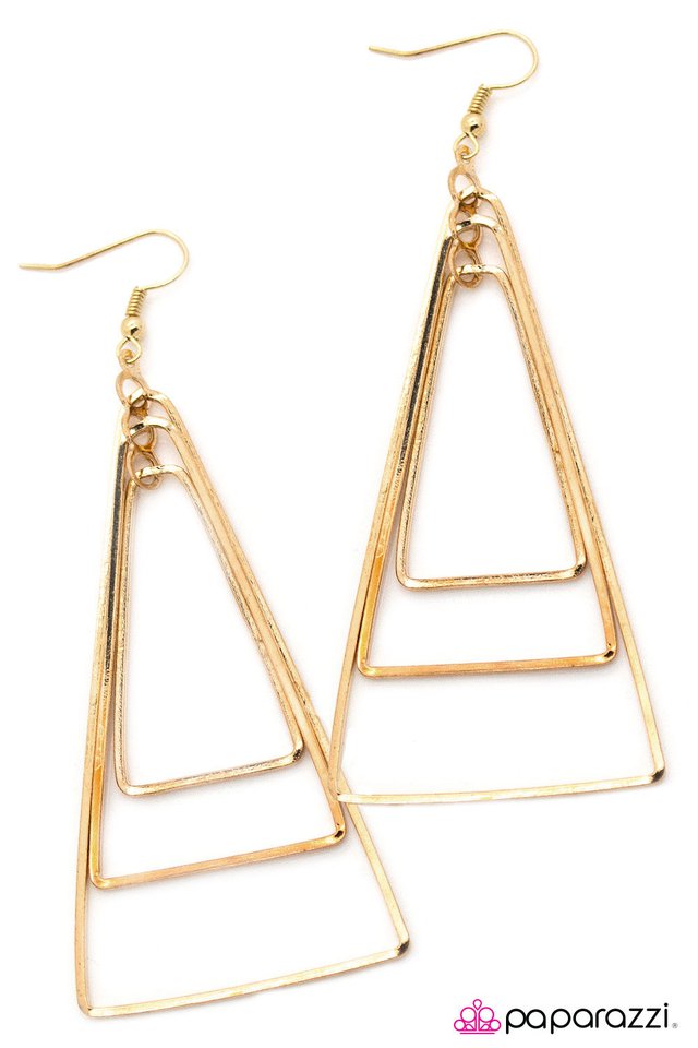 Paparazzi ♥ Bent Out Of Shape - Gold ♥ Earrings