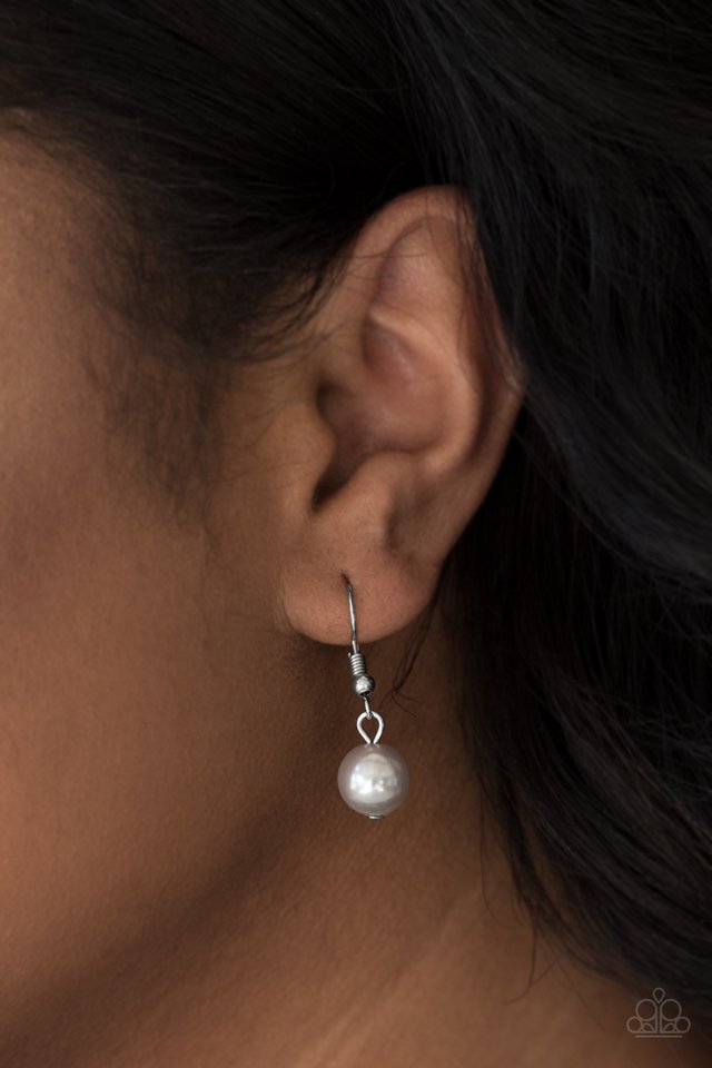 Paparazzi ♥ The FASHION Show Must Go On! - Silver ♥ Necklace