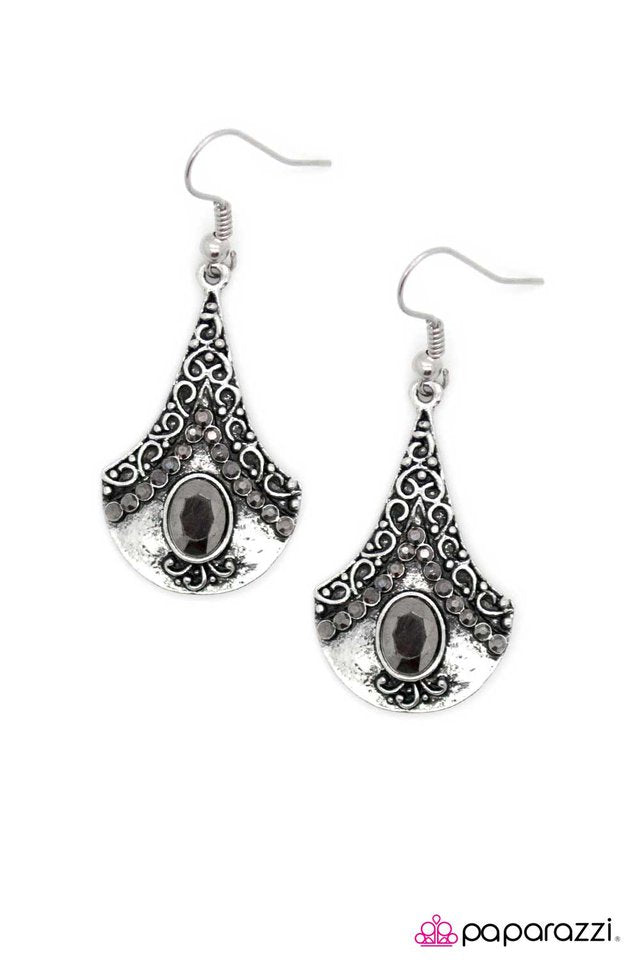 Paparazzi ♥ Back and Forth - Silver ♥ Earrings