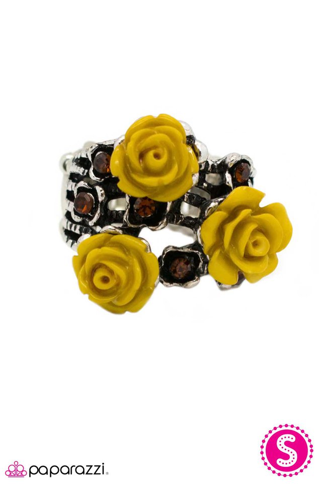 Paparazzi ♥ Rise and Shine - Yellow ♥ Ring