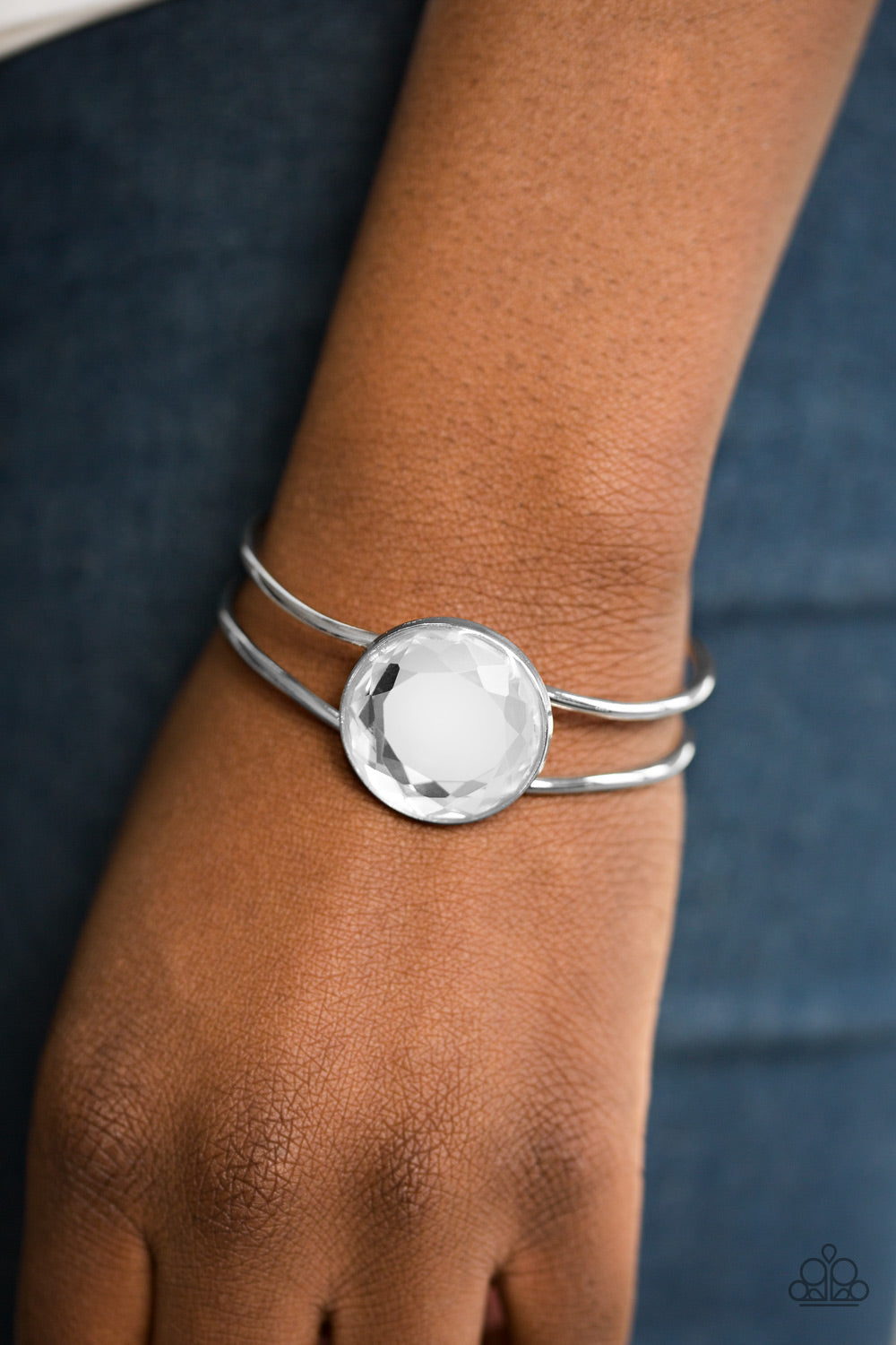 Paparazzi ♥ Showbiz Shimmer - White ♥ Bracelet