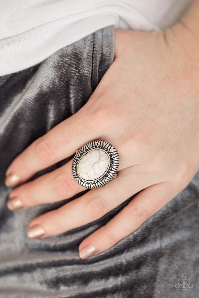 Paparazzi ♥ Surfin Sand Dunes - White ♥ Ring