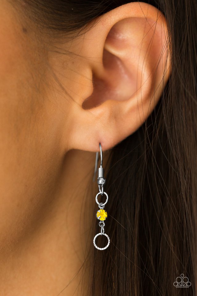 Paparazzi ♥ Dinner Party Demure - Yellow ♥ Necklace