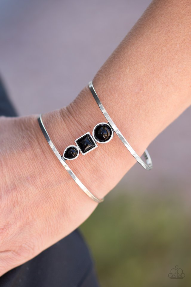 Paparazzi ♥ Sahara Siren - Black ♥ Bracelet