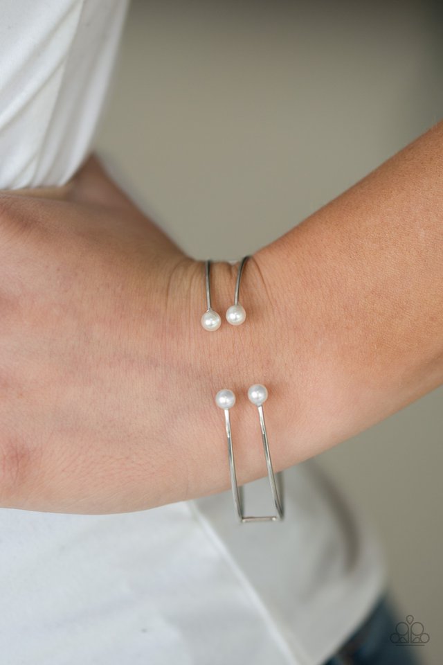 Paparazzi ♥ Delicately Demure - White ♥ Bracelet
