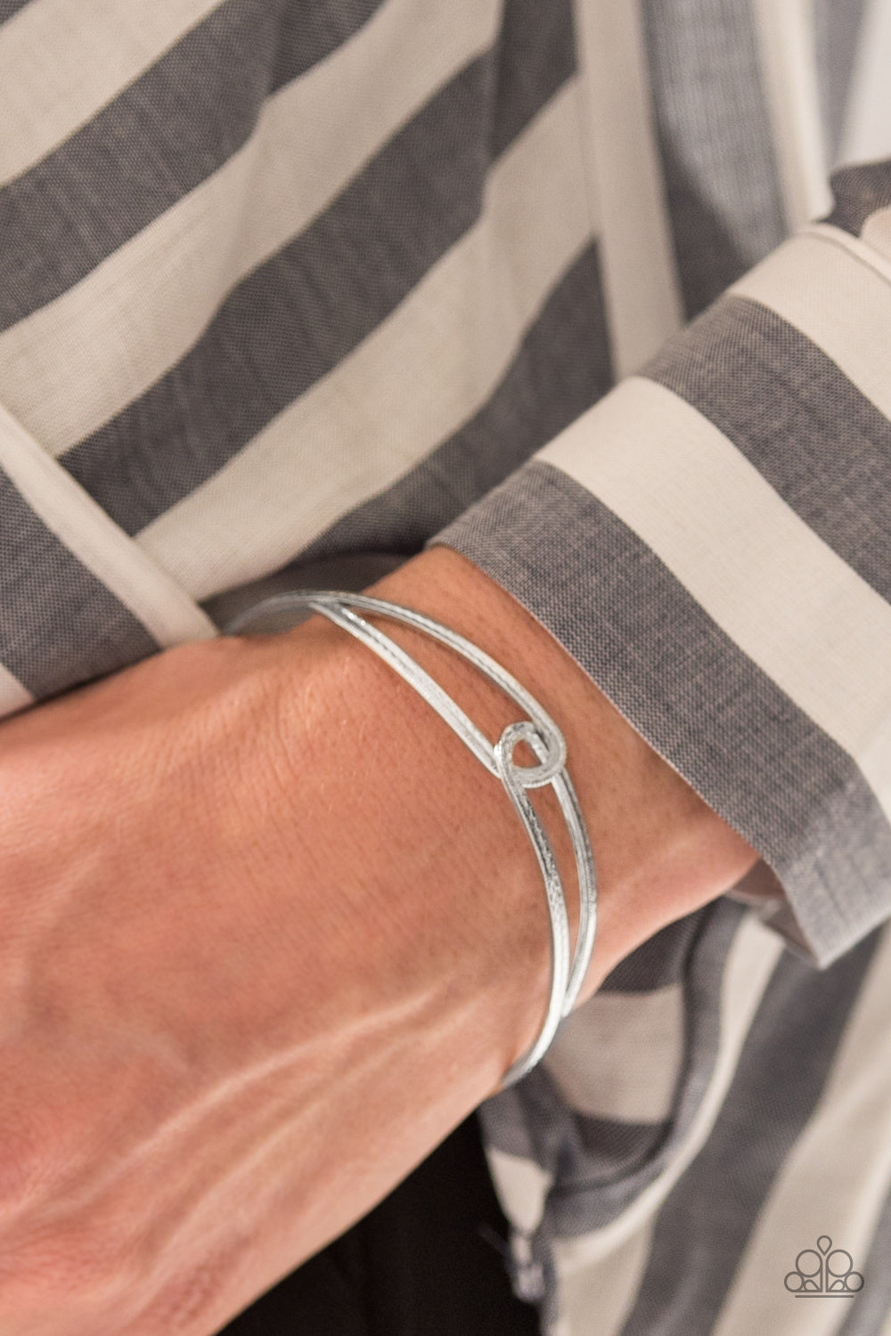 Paparazzi ♥ Elegant Expressionist - Silver ♥ Bracelet