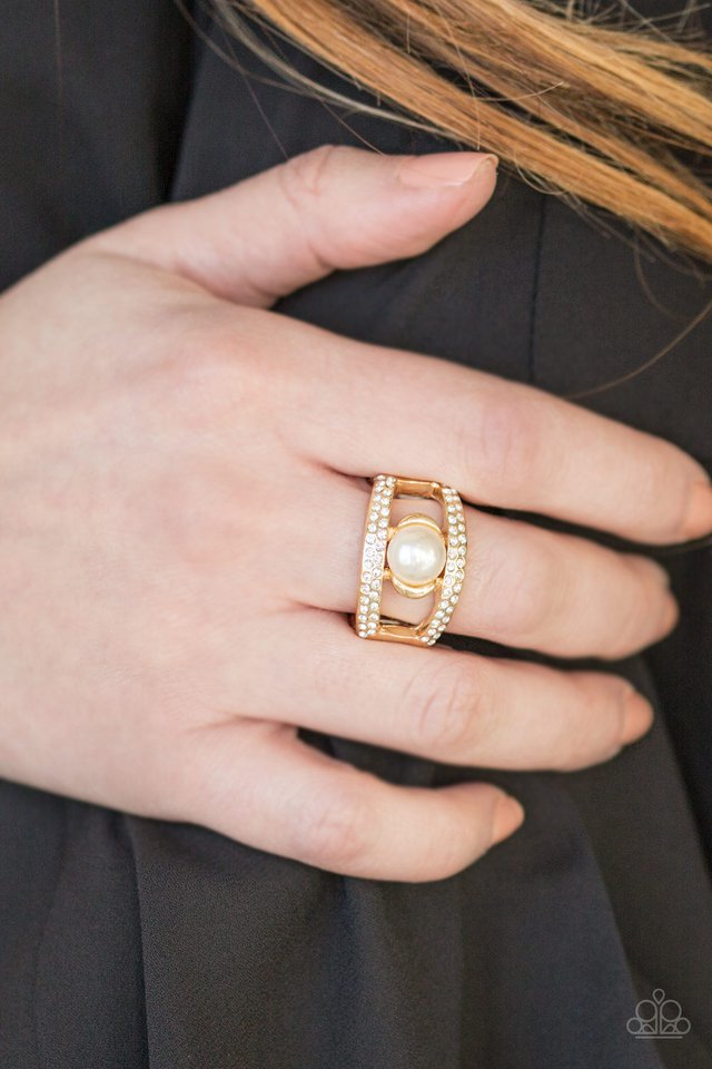 Paparazzi ♥ Bank Run - Gold ♥ Ring