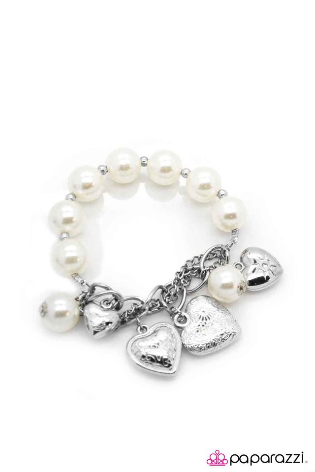 Paparazzi ♥ Heart of Hearts - White ♥ Bracelet