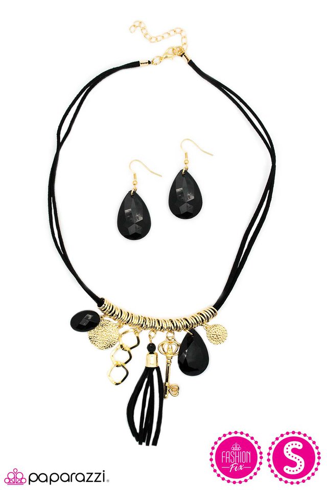 Paparazzi ♥ You Must Be Mistaken - Black ♥ Necklace