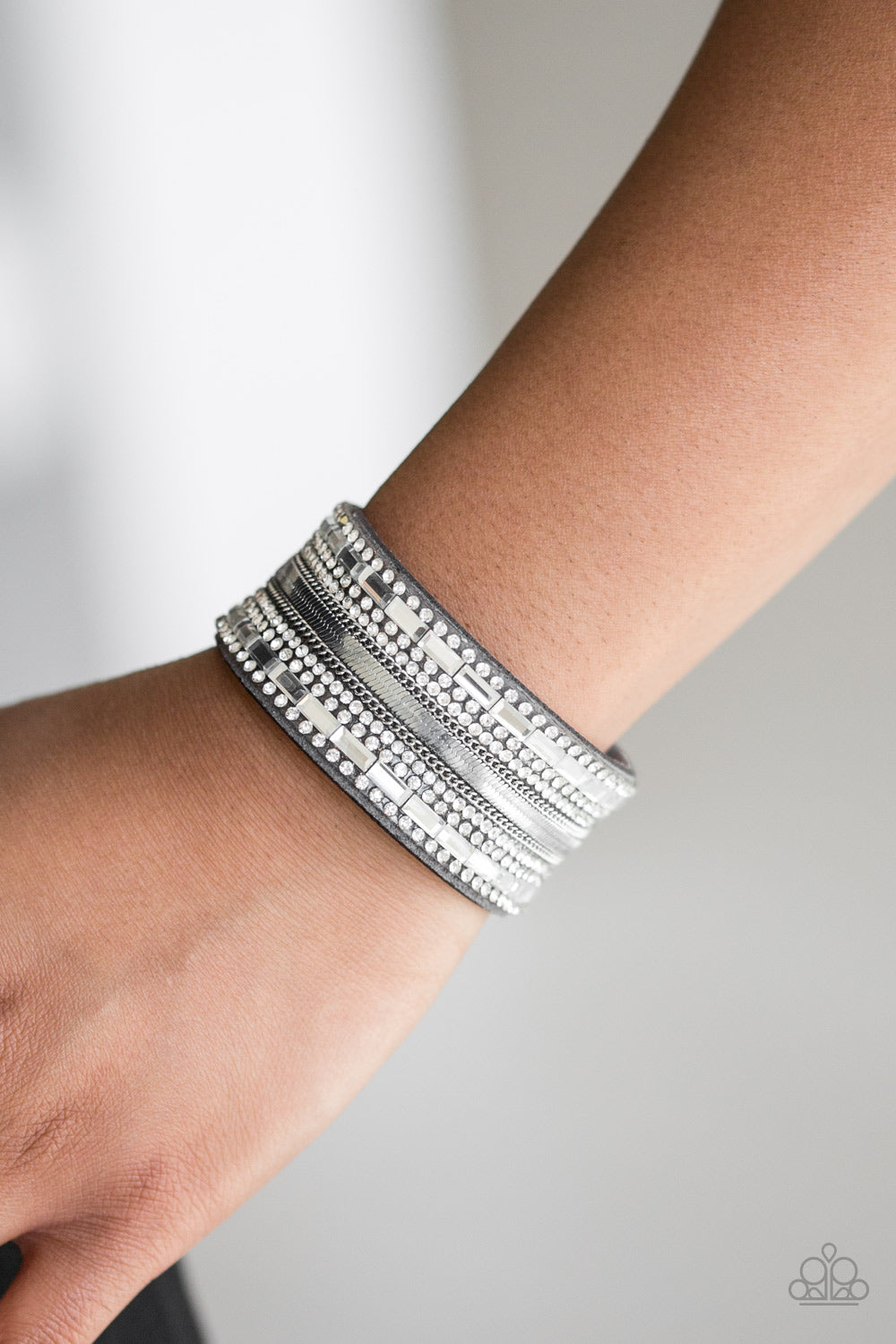 Paparazzi ♥ Teasingly Tomboy - Silver ♥ Bracelet