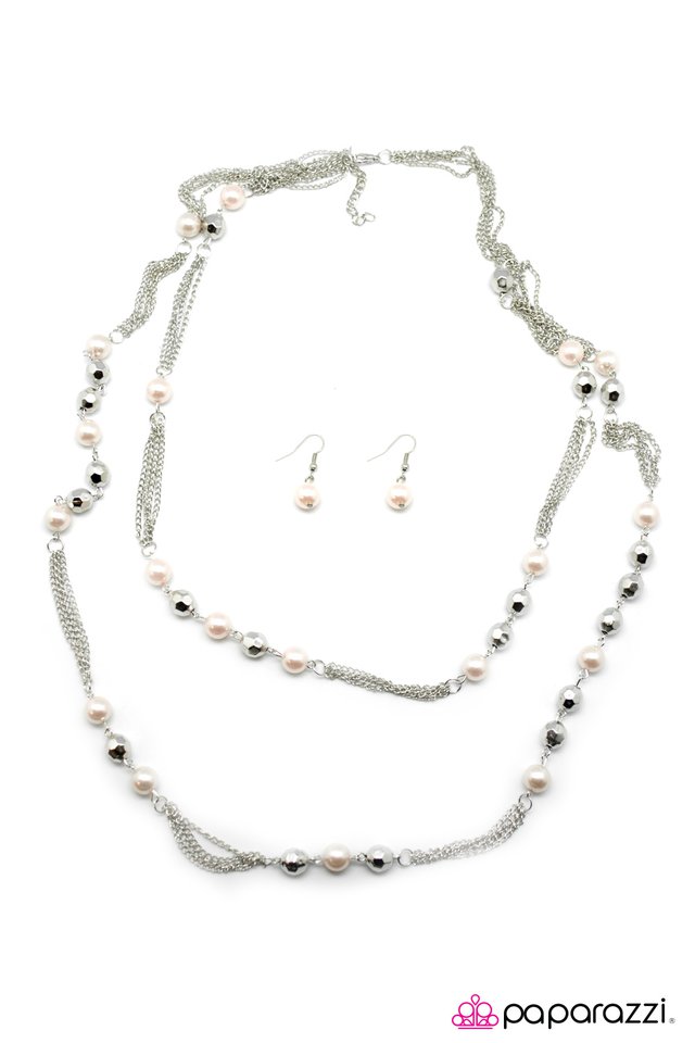 Paparazzi ♥ Sweet Escape - Pink ♥ Necklace