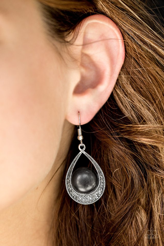 Paparazzi ♥ Richly Rio Rancho - Black ♥ Earrings