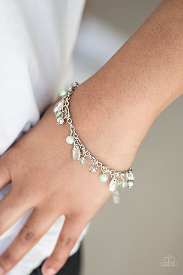 Paparazzi ♥ Modestly Midsummer - Green ♥ Bracelet
