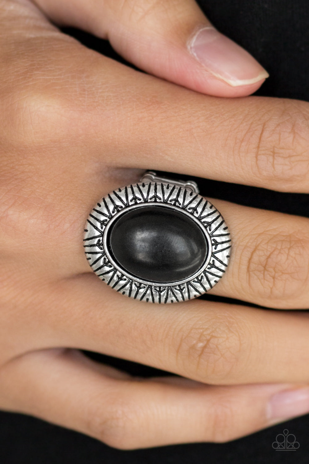 Paparazzi ♥ Surfin Sand Dunes - Black ♥ Ring