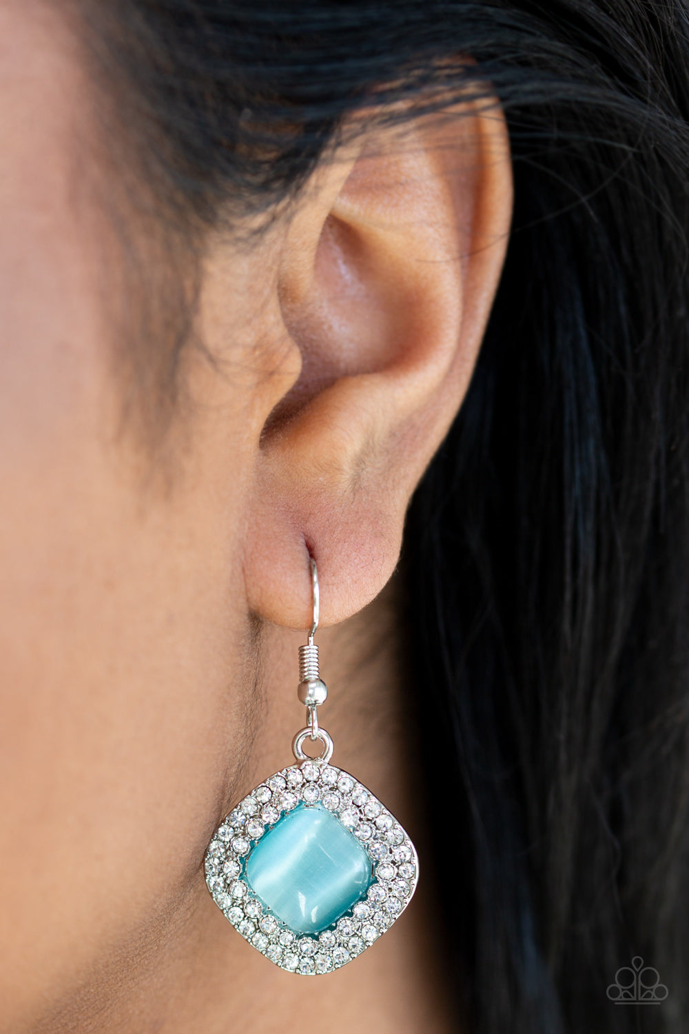 Paparazzi ♥ Glam Glow - Blue ♥ Earrings