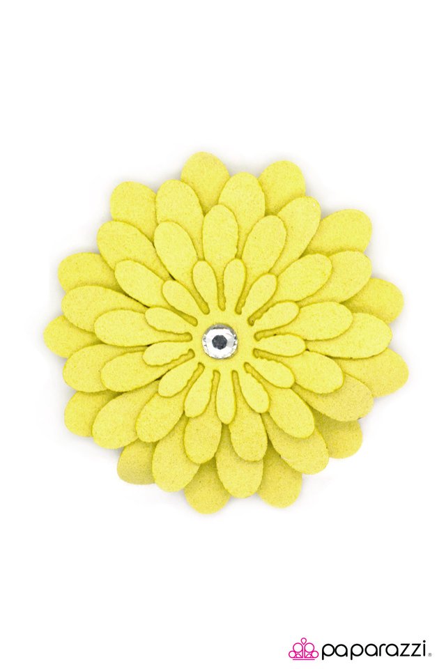 Paparazzi ♥ A Trick Up My Sleeve - Yellow ♥ Hair Clip