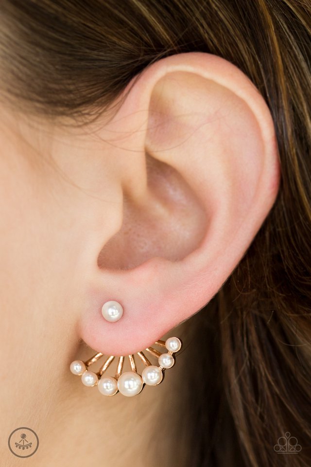 Paparazzi ♥ Big Dreams - Gold ♥ Post Earrings