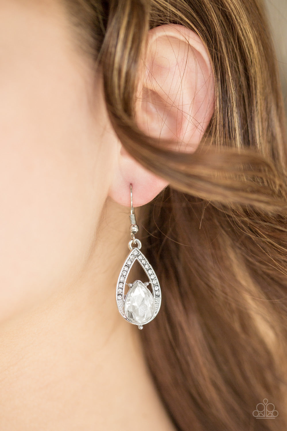 Paparazzi ♥ Gatsby Grandeur - White ♥ Earrings