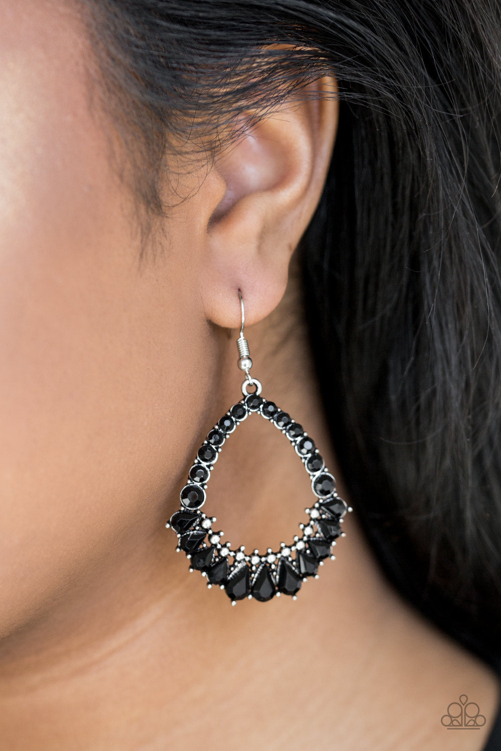 Paparazzi ♥ Crystal Waters - Black ♥ Earrings