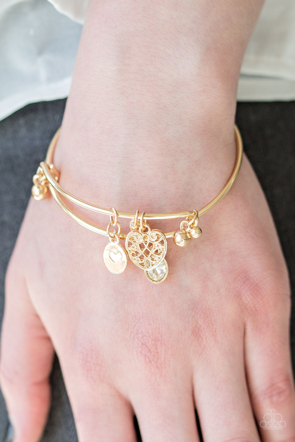 Paparazzi ♥ Hampton Hearts - Gold ♥ Bracelet