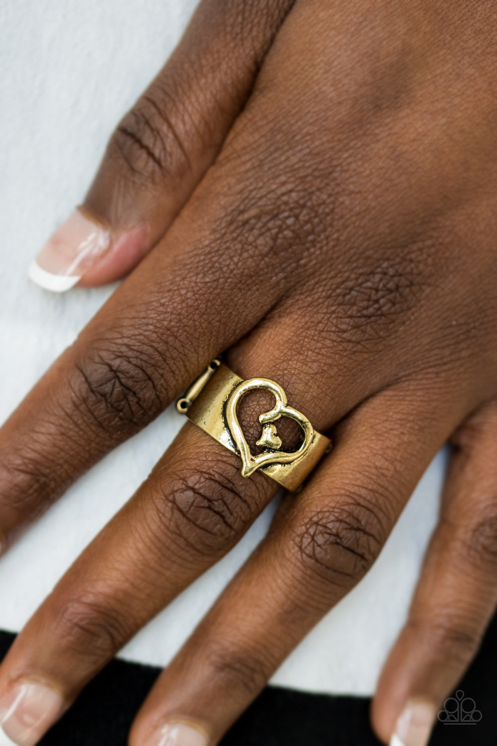 Paparazzi ♥ Cute As Cupid - Brass ♥ Ring