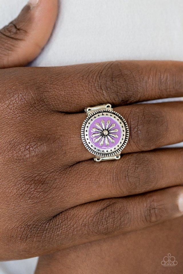 Paparazzi ♥ Free-Spirited Flower - Purple ♥ Ring