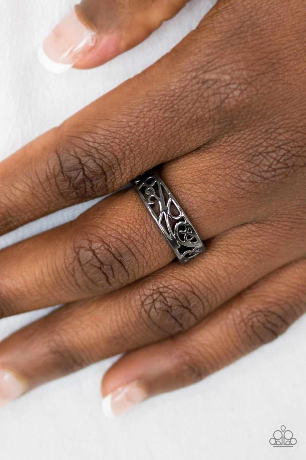 Paparazzi ♥ Wandering Wisteria - Black ♥ Ring