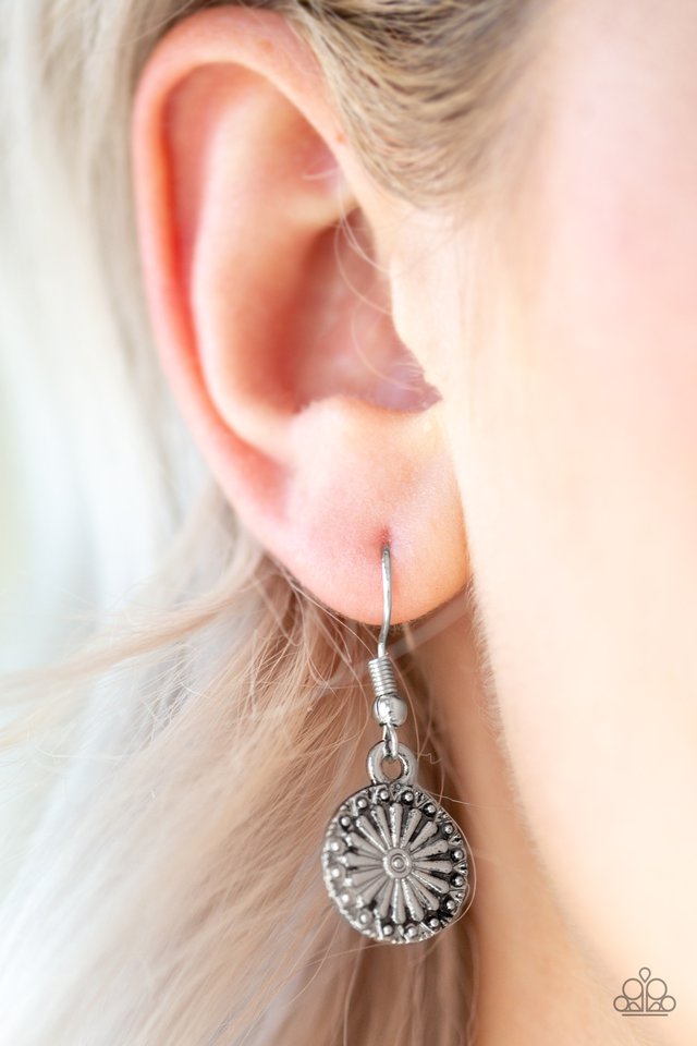 Paparazzi ♥ Sunflower Summers - Silver ♥ Earrings