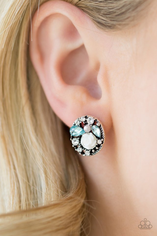 Paparazzi ♥ Pretty Perennial - Blue ♥ Post Earrings