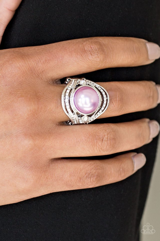 Paparazzi ♥ Quite Queen Mary - Purple ♥ Ring