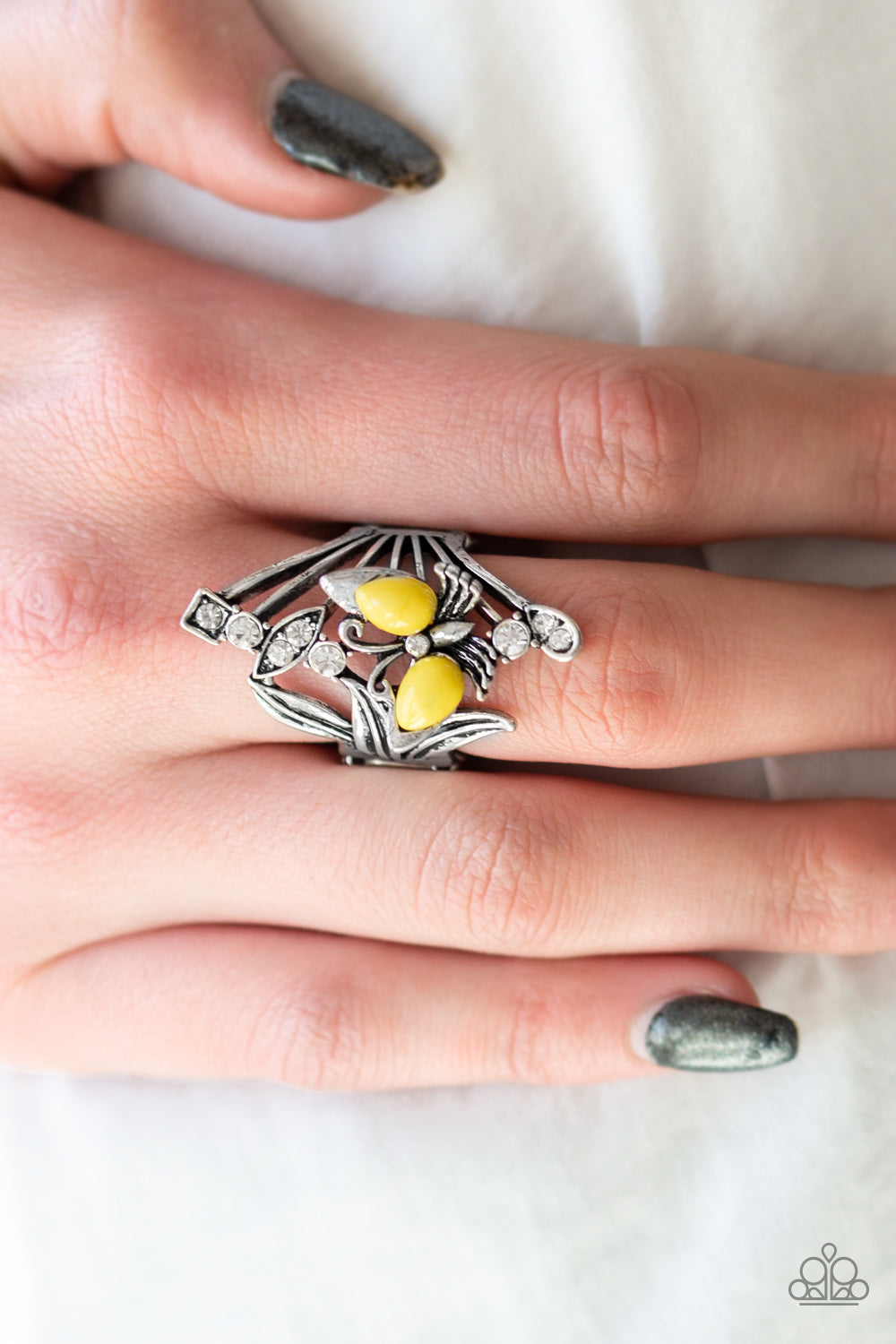 Paparazzi ♥ Beautiful In Butterflies - Yellow ♥ Ring