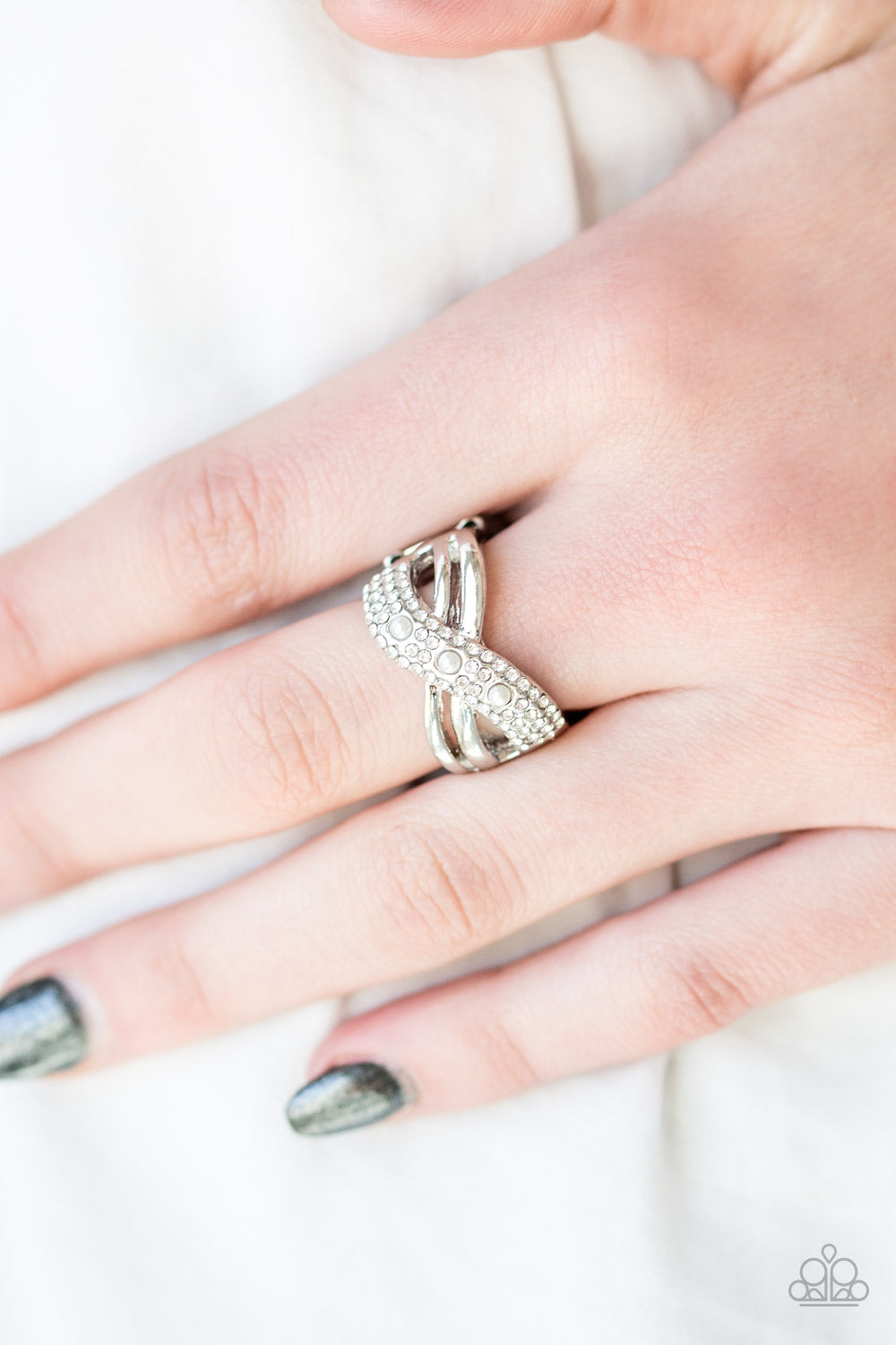 Paparazzi ♥ Onstage Opulence - White ♥ Ring