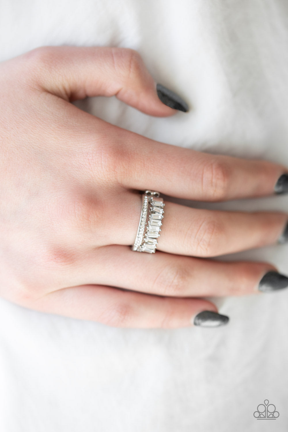 Paparazzi ♥ Royal Treasure Chest - White ♥ Ring