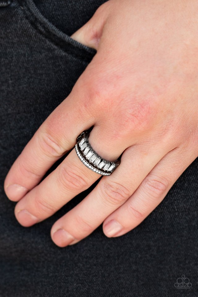 Paparazzi ♥ Royal Treasure Chest - Black ♥ Ring