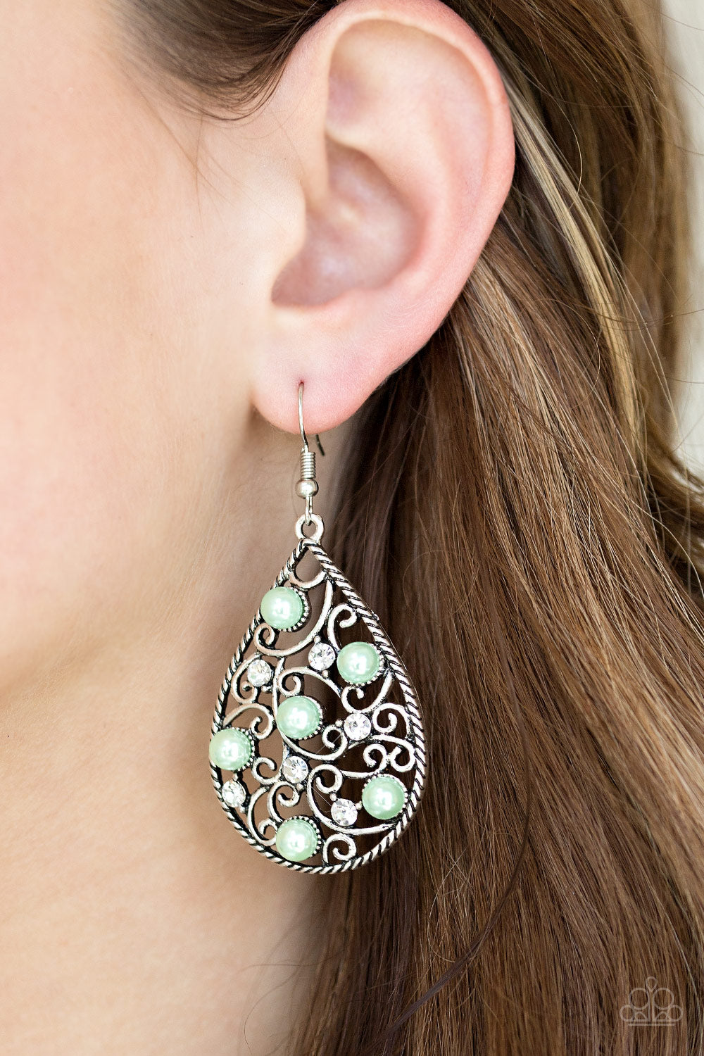 Paparazzi ♥ Glowing Vineyards - Green ♥ Earrings