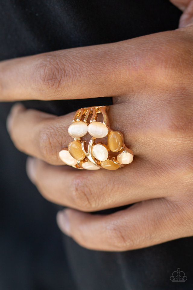 Paparazzi ♥ Really Starting To GLOW On Me - Gold ♥ Ring