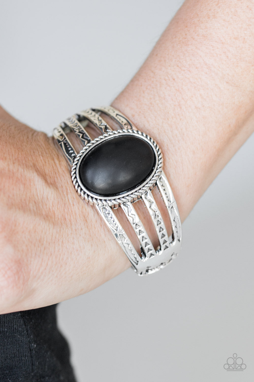 Paparazzi ♥ Desert Glyphs - Black ♥ Bracelet