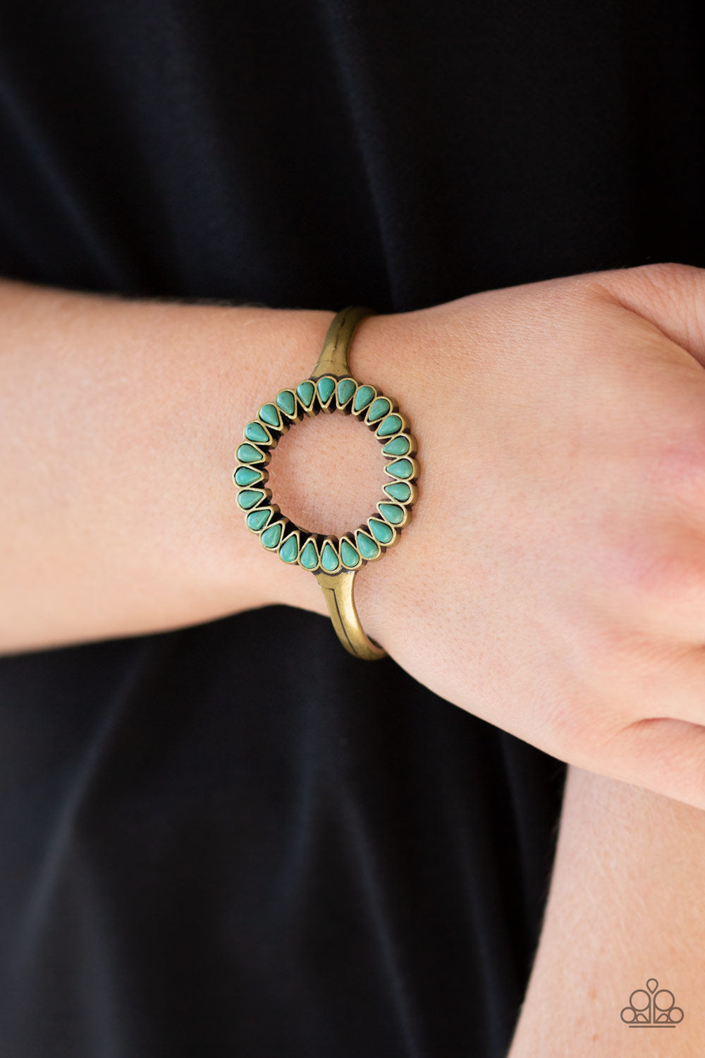 Paparazzi ♥ Divinely Desert - Brass ♥ Bracelet