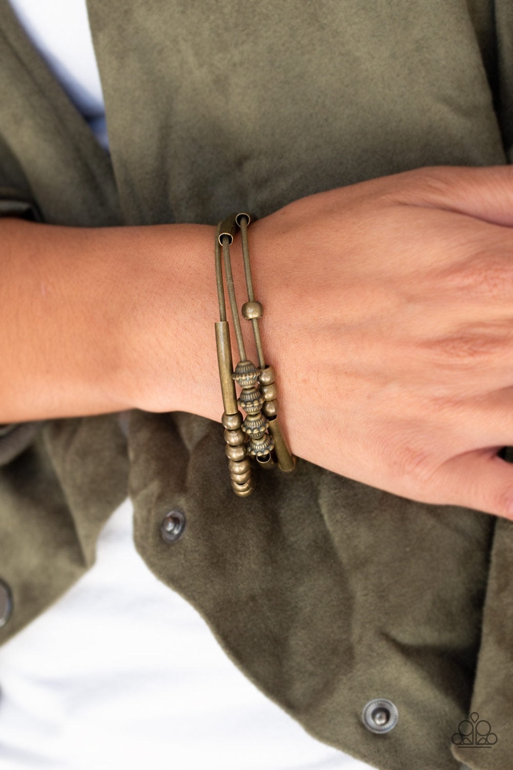 Paparazzi ♥ Industrial Instincts - Brass ♥ Bracelet