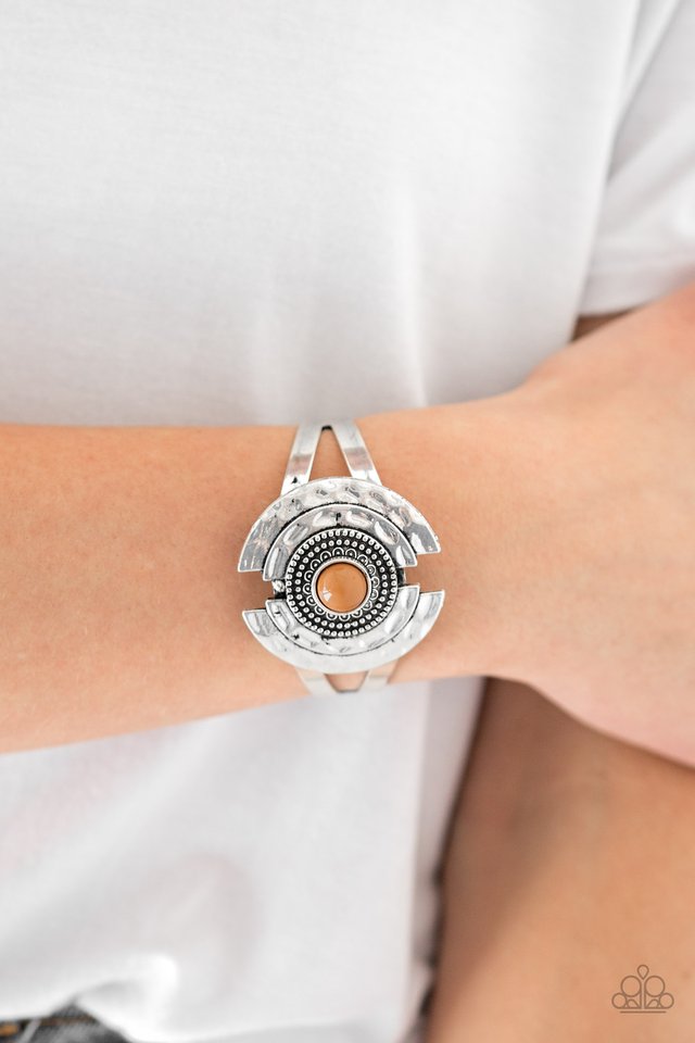 Paparazzi ♥ Incredibly Indie - Brown ♥ Bracelet