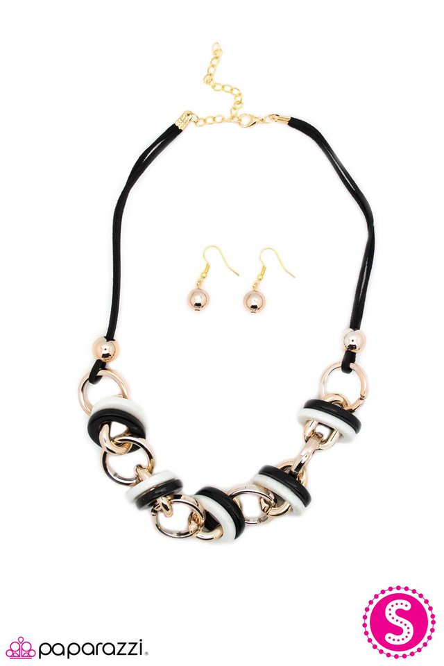 Paparazzi ♥ At A Crossroads - Gold ♥ Necklace