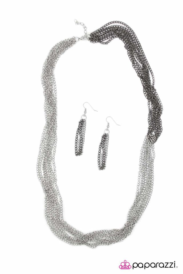 Paparazzi ♥ The Matchup - Silver ♥ Necklace