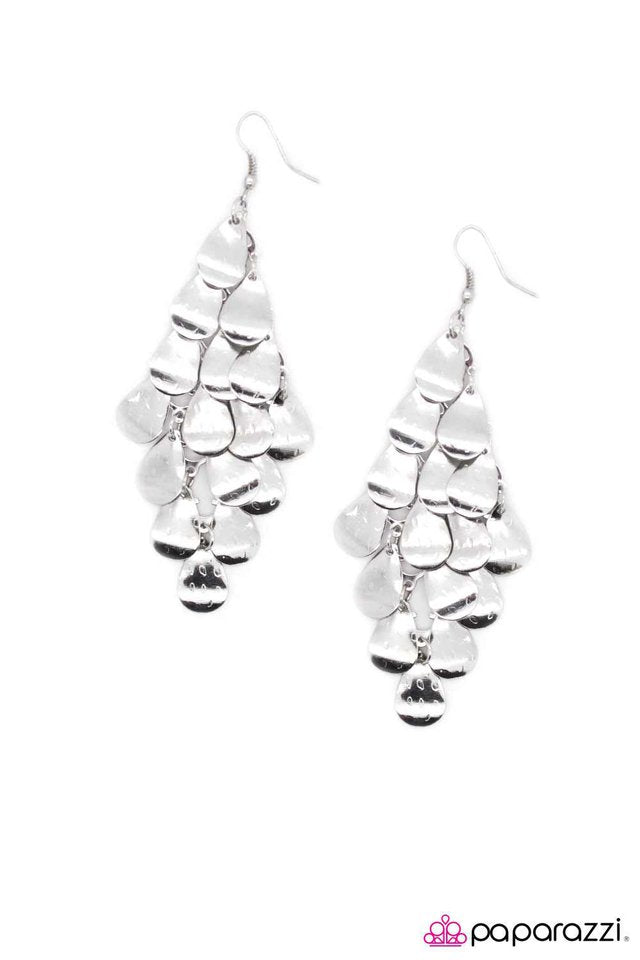 Paparazzi ♥ Shimmer Down - Silver ♥ Earrings