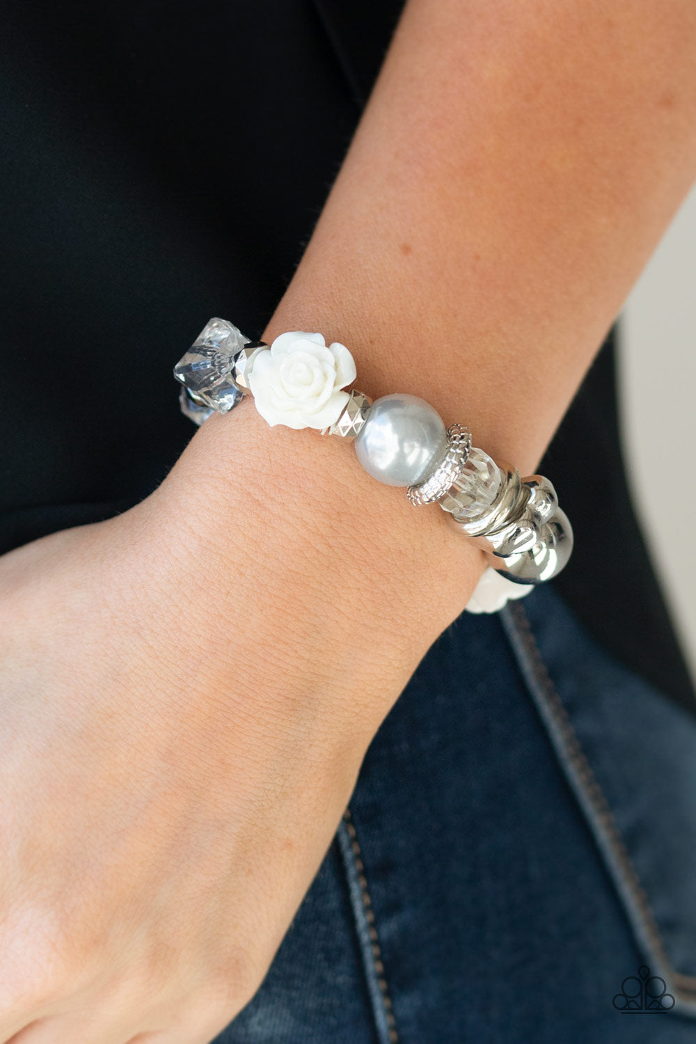 Paparazzi ♥ Here I Am - Silver ♥ Bracelet