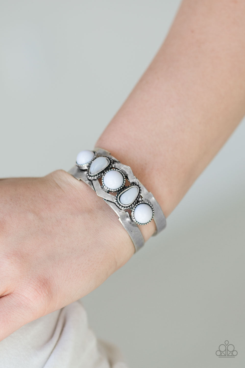 Paparazzi ♥ Keep On TRIBE-ing - Silver ♥ Bracelet