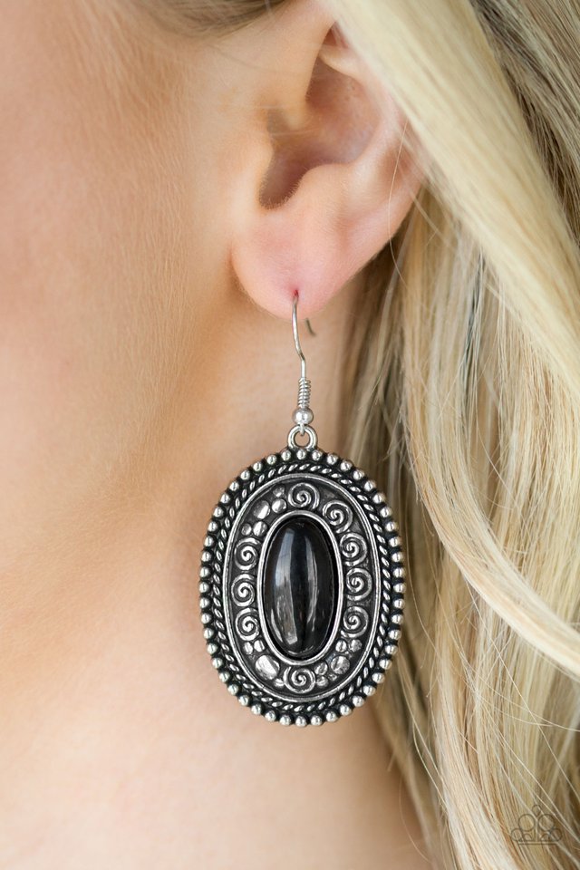 Paparazzi ♥ Haute Hacienda - Black ♥ Earrings