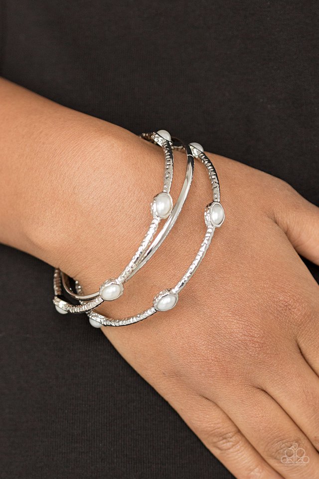 Paparazzi ♥ Bangle Belle - White ♥ Bracelet