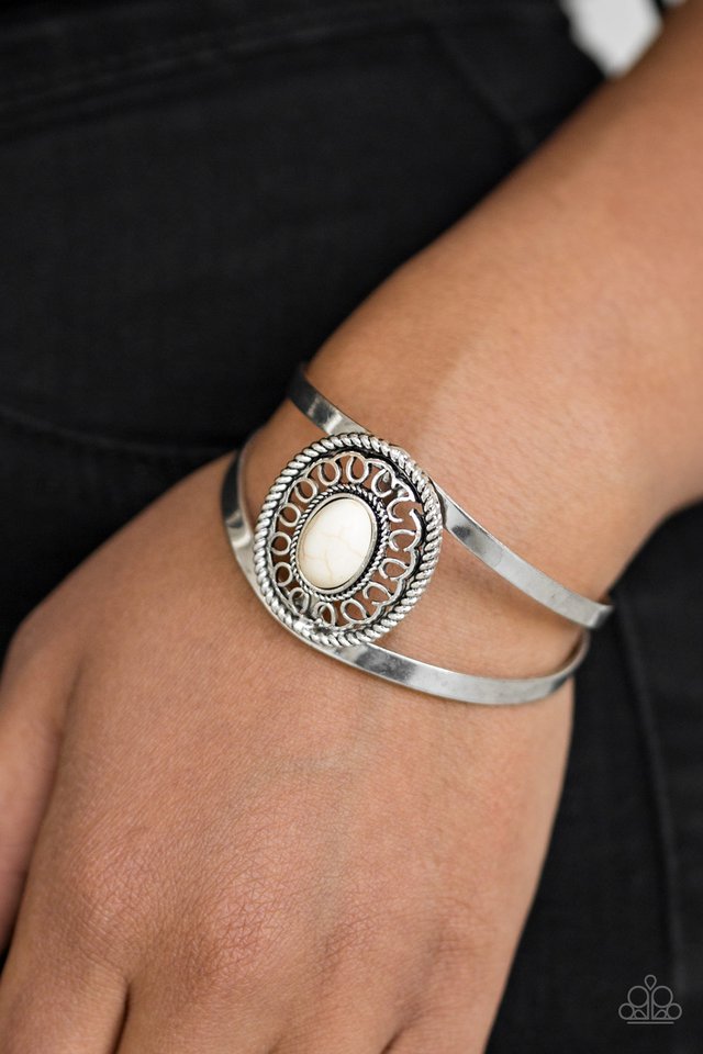 Paparazzi ♥ Deep In The TUMBLEWEEDS - White ♥ Bracelet